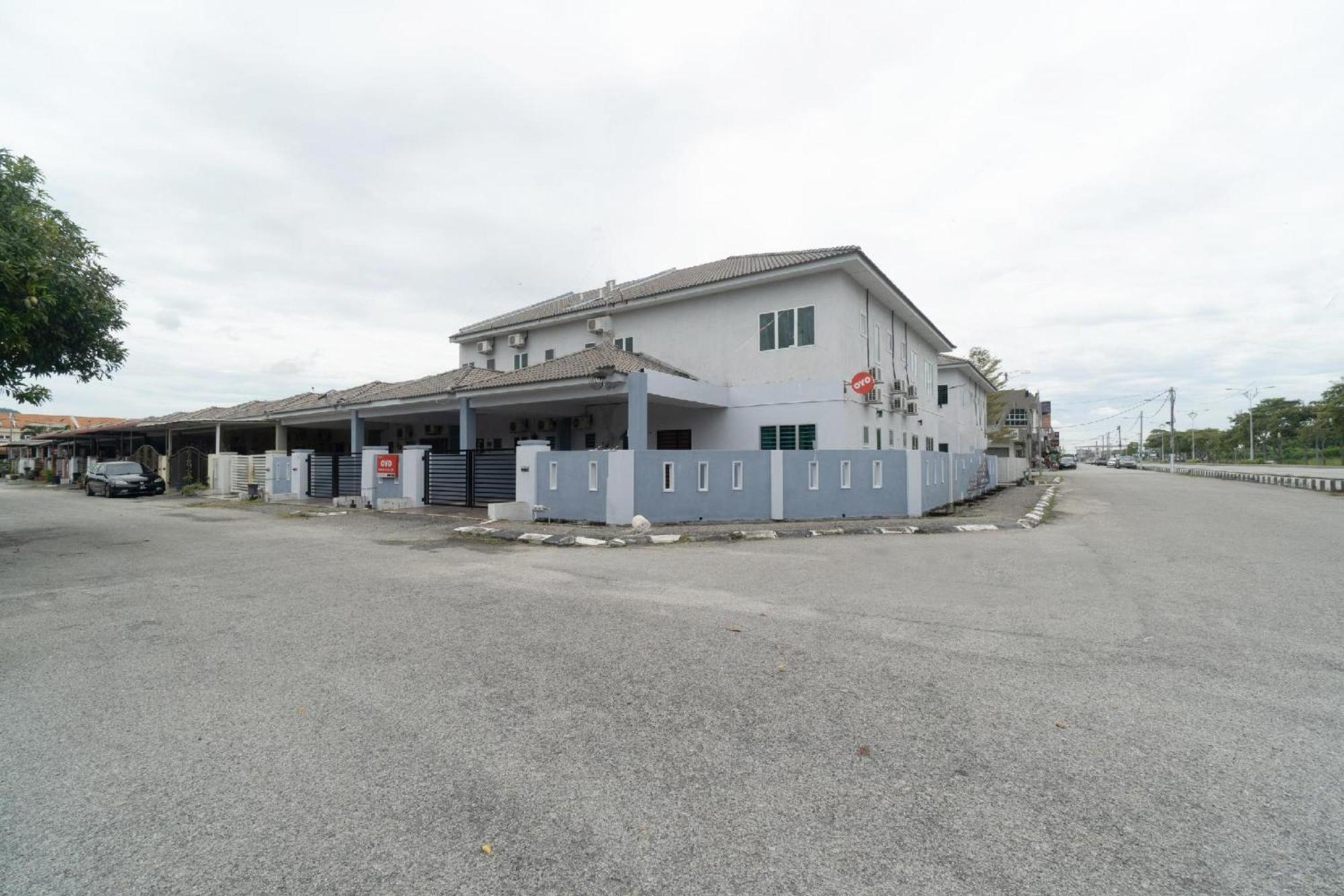 Oyo 91089 Motel Fasa 2B Seri Manjung Ngoại thất bức ảnh