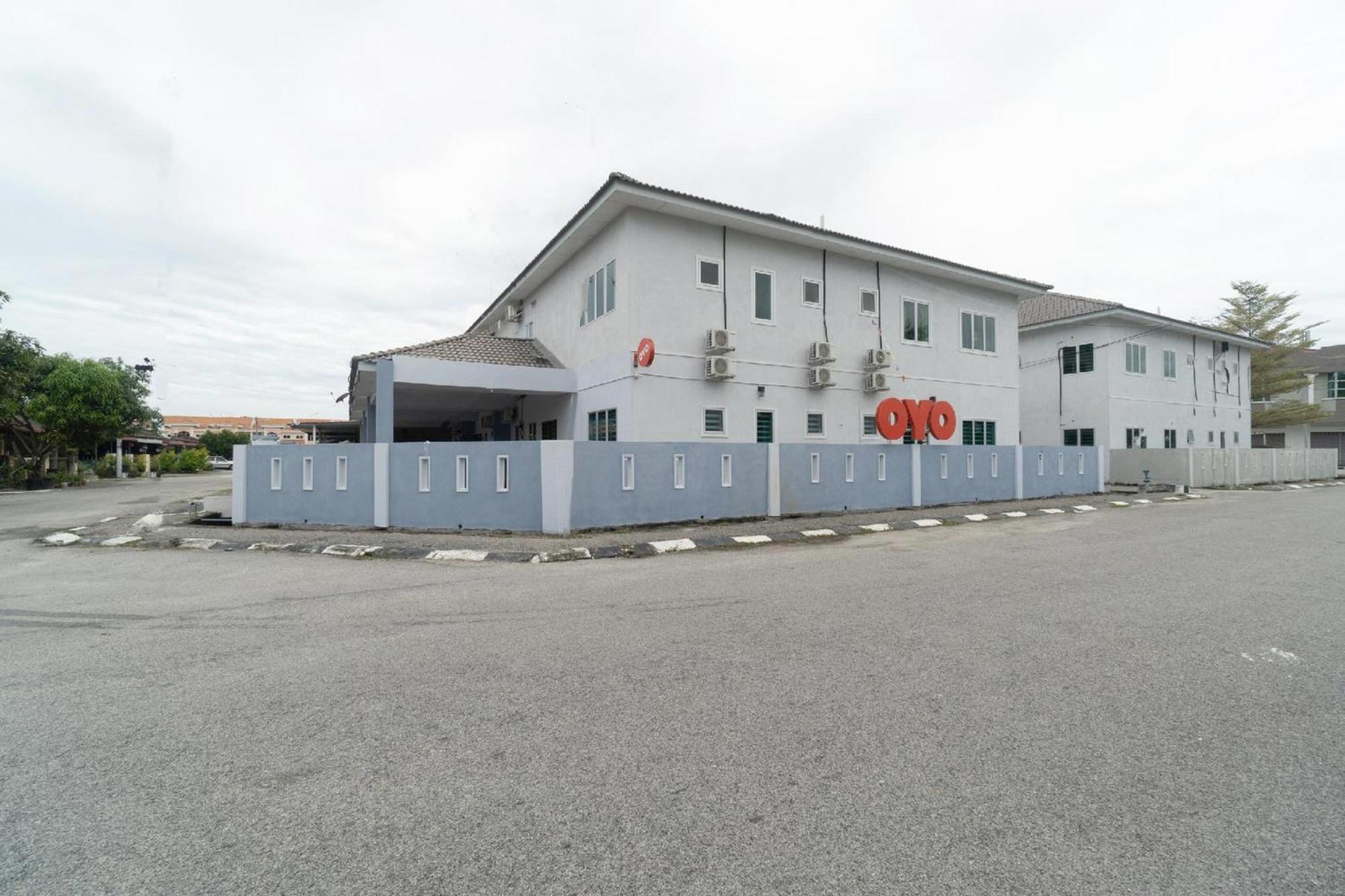 Oyo 91089 Motel Fasa 2B Seri Manjung Ngoại thất bức ảnh